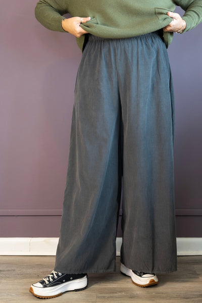 Fine Wale Wide Leg Pant