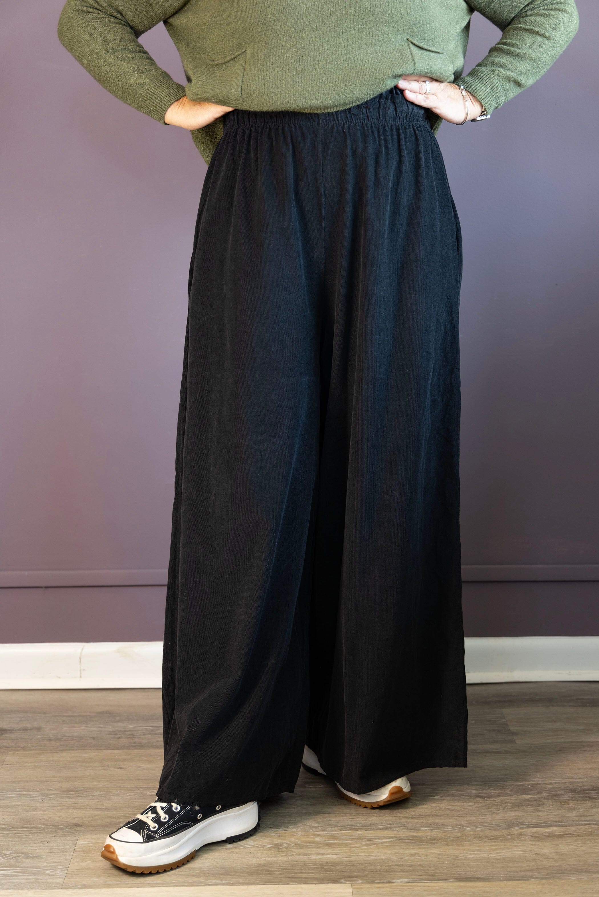 Fine Wale Wide Leg Pant