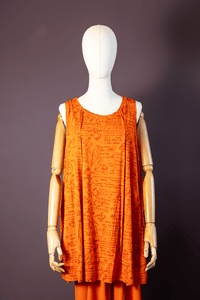 Exposed Hem Scripted Top