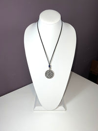 Nosegay Openwork Disc Necklace
