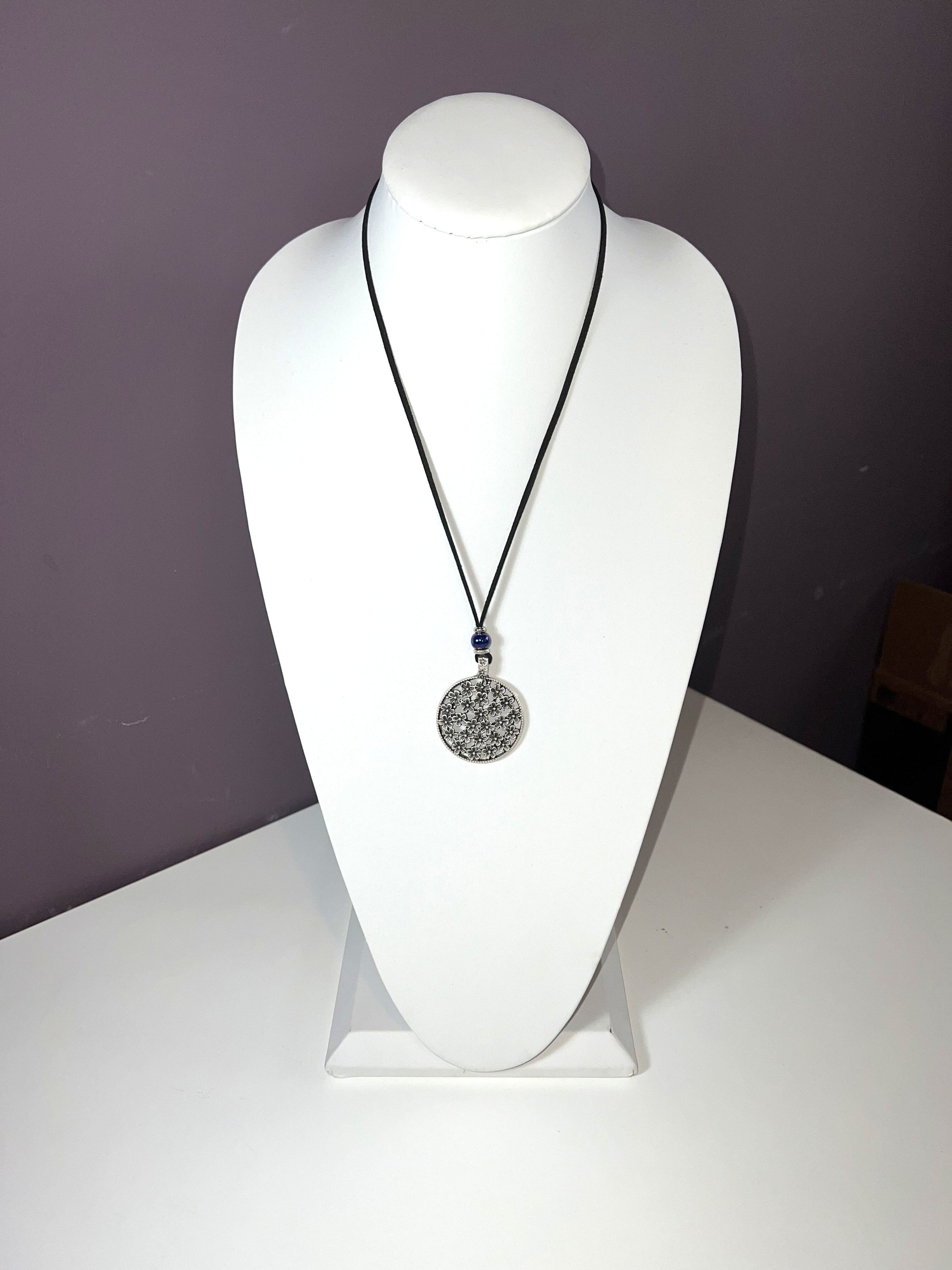 Nosegay Openwork Disc Necklace