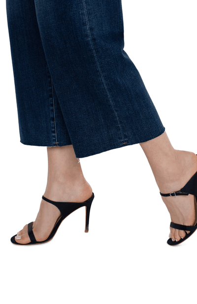 Stride Hi-Rise Cropped Cut Hem