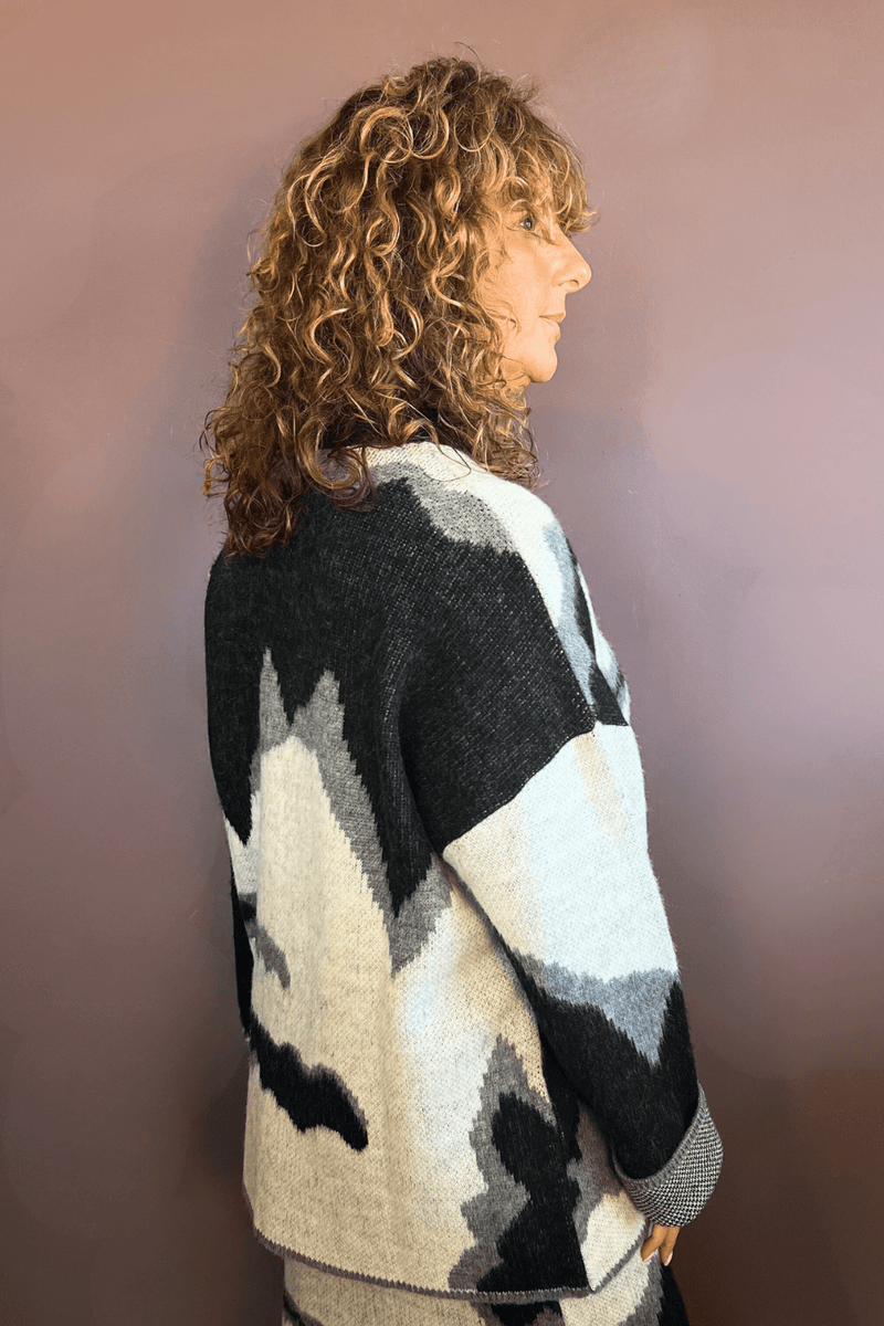 AK01 Sweater