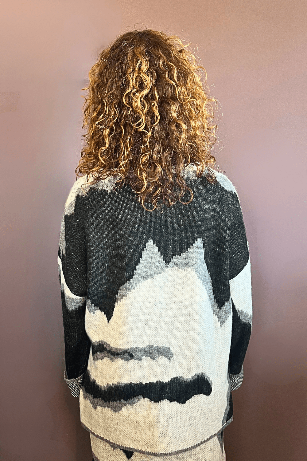 AK01 Sweater