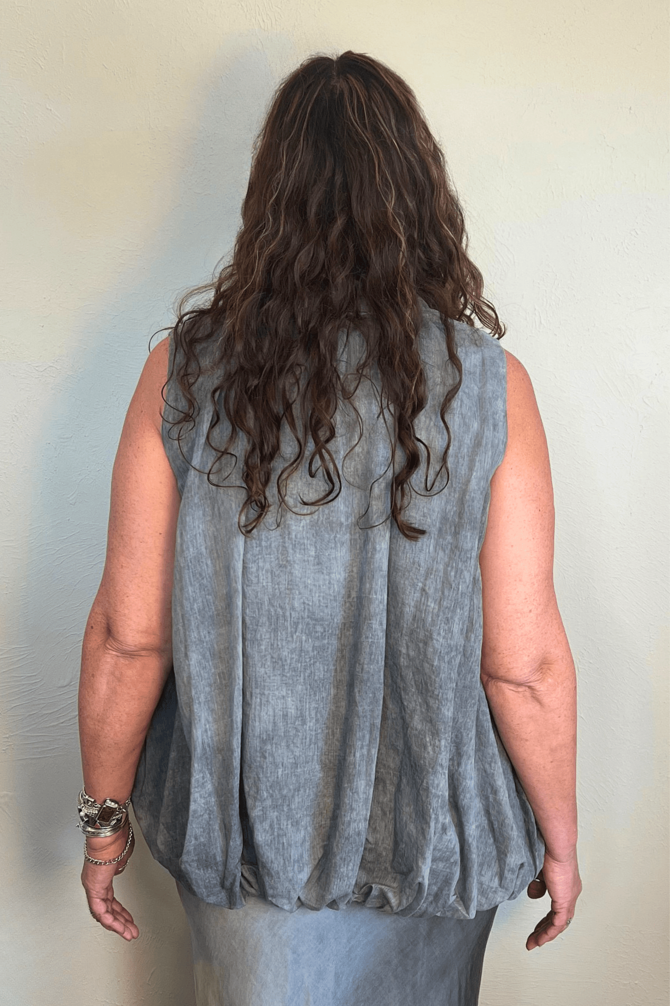 Sleeveless Linen Balloon Crop Shirt