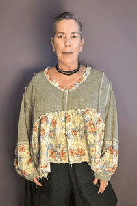 V Neck Balloon Sleeve Top (Mugwort Green)