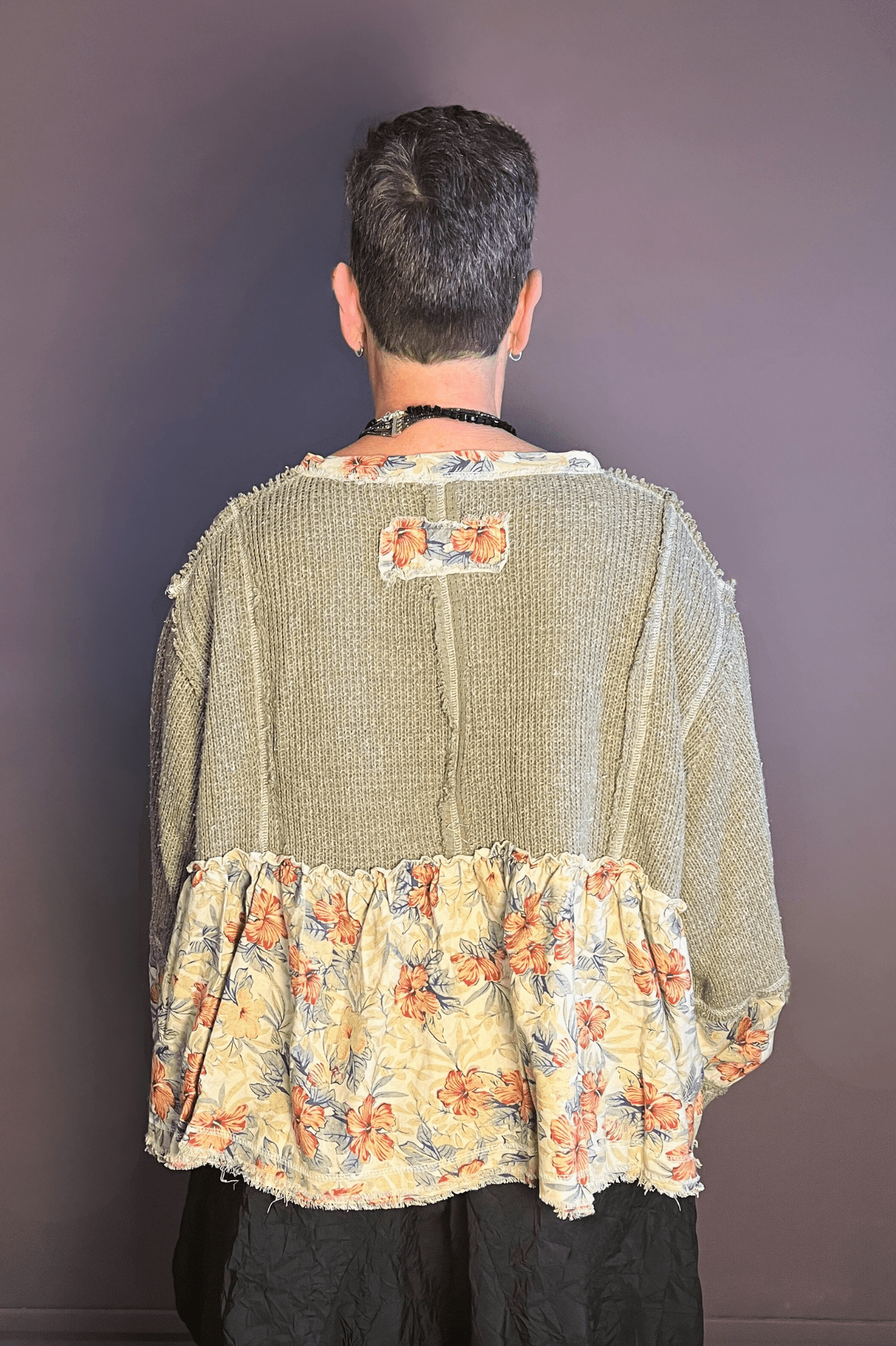 V Neck Balloon Sleeve Top (Mugwort Green)